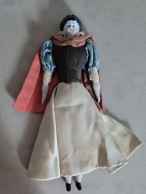 ANTIQUE CHINA HEAD DOLL VINTAGE COLLECIBLE TOY